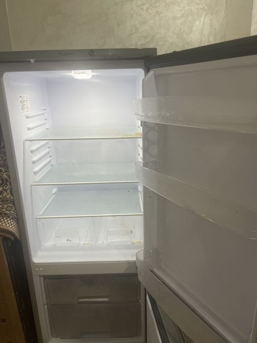 Холодильник Бирюса