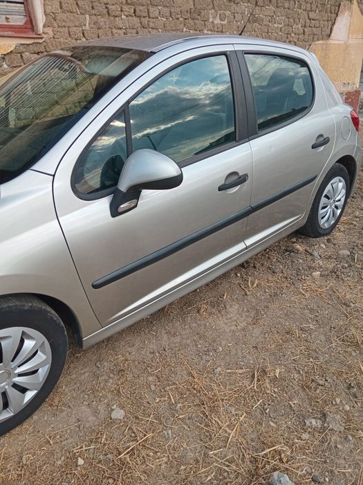 Vand masina in stare buna