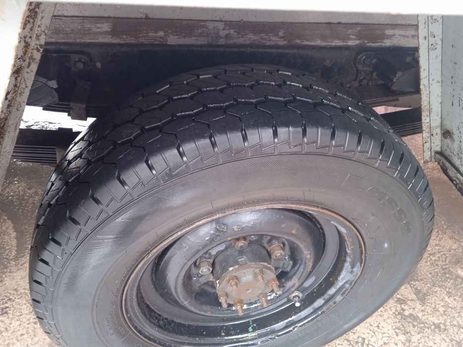 Uazik avtomobil sotiladi