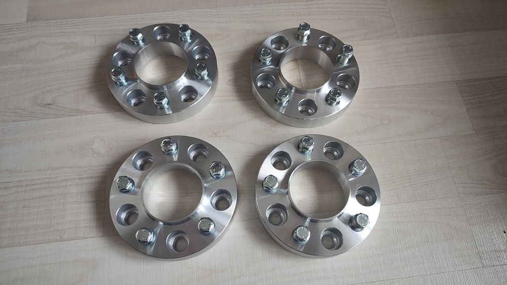 Фланци 30 мм 5х130 84,1 комплект 4 бр Мерцедес Г класа 2000-