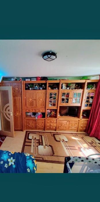 Vând mobilă dormitor lemn masiv