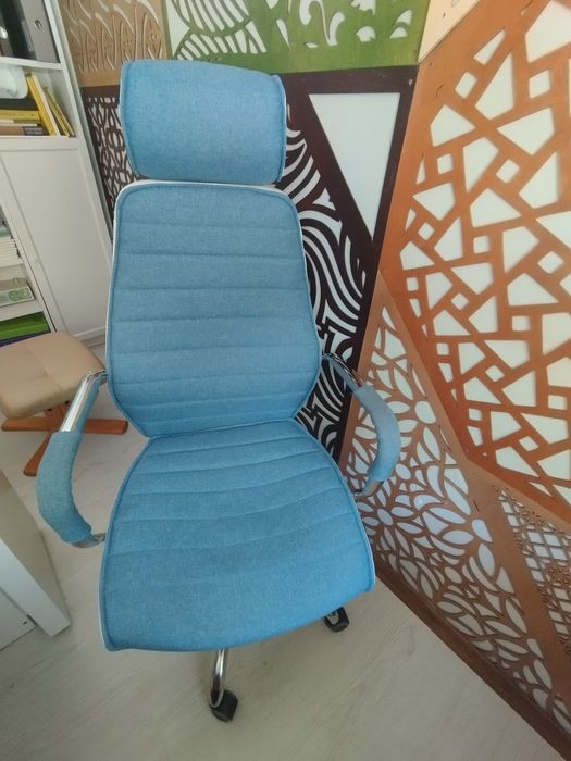 Елегантен офис стол