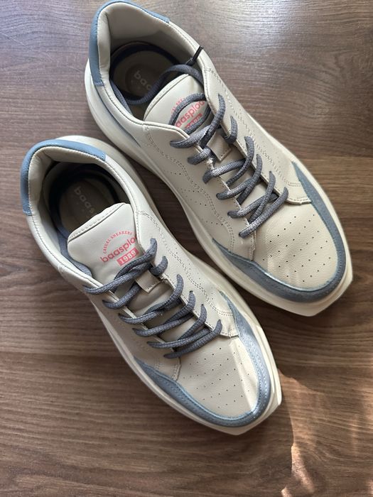 Женские кроссовки