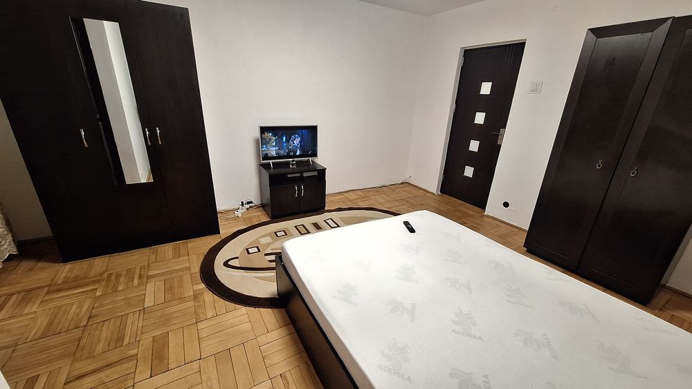 Inchiriez garsoniera