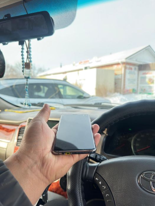 Продам самсунг с10+