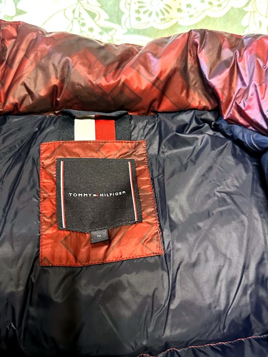 Tommy Hilfiger пухено яке