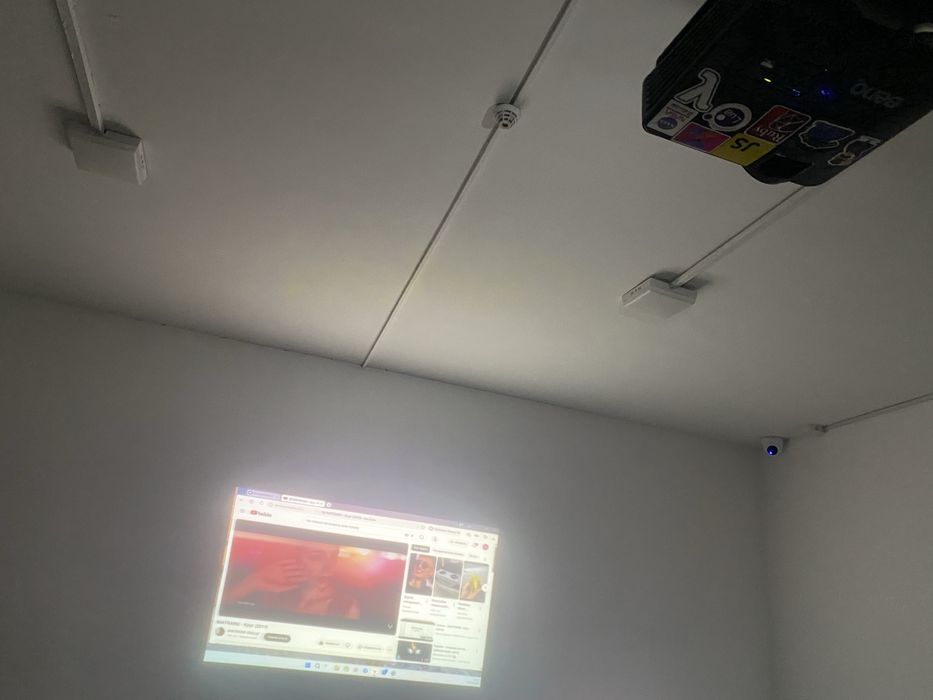 BenQ proyektor sotiladi