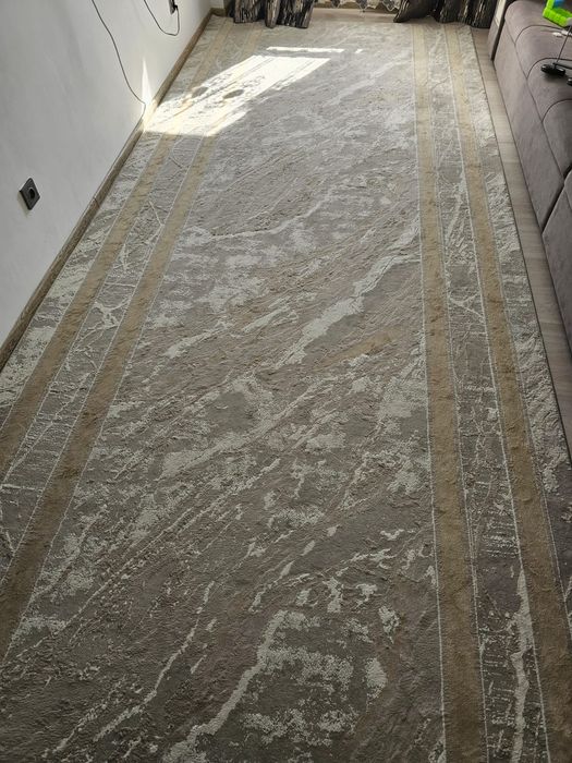 Ковер в хорошом состояние