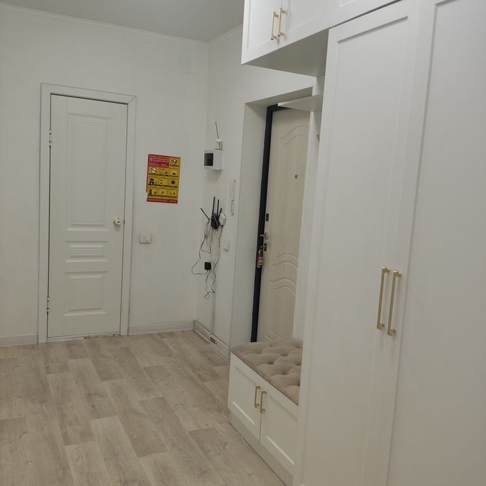 Продам 2  комнатную квартиру