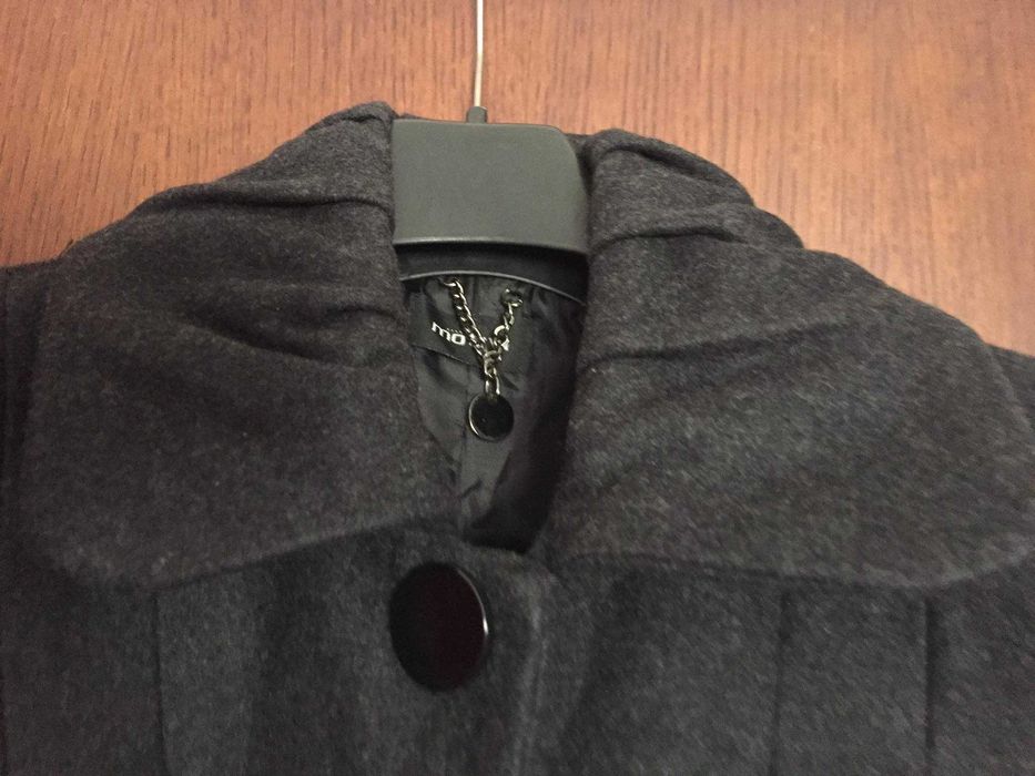 Ново  черно вълнено палто Мотиви,европейски размер 44