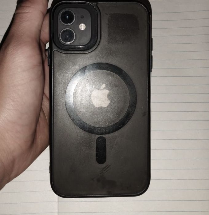 Продам 11 айфон 128гб