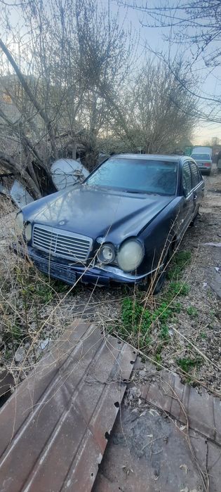 Продам Мерседес 210