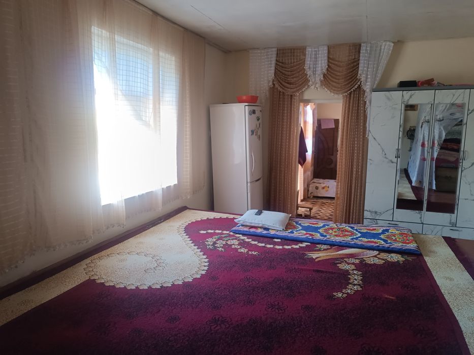 Hovli uy joy sotiladi