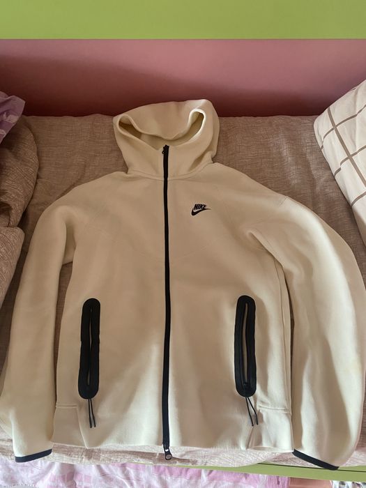 Бежова горница на Nike