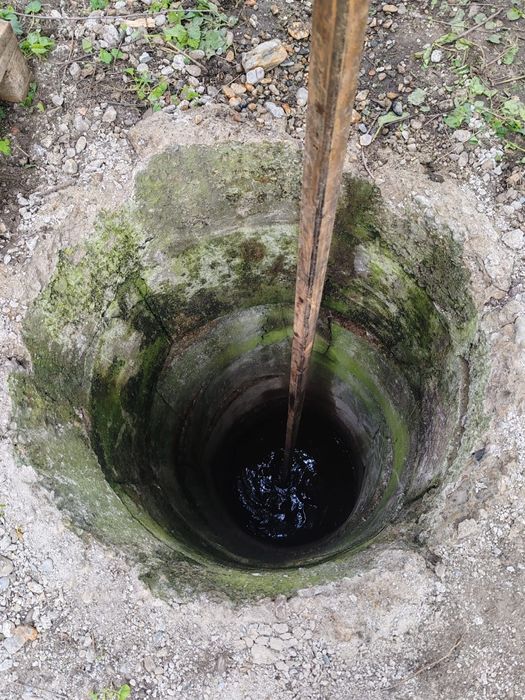 Curatare fantana adancesc