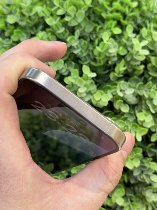 iPhone 15 Pro / 256 GB