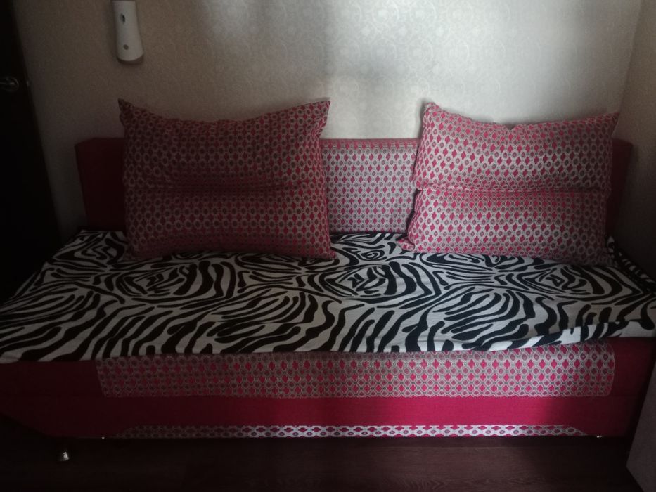 Продам диван в хорошем состоянии