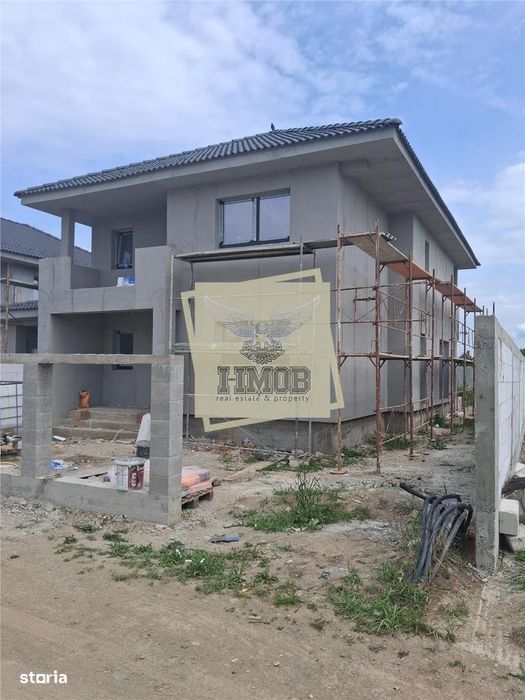 Casa individuala 5 camere 3 bai si terasa teren 530