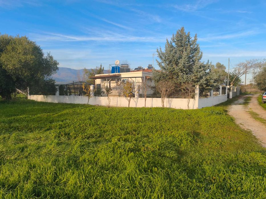 Продава се бизнес парцел 907 м2 близо до морето в Неа Врасна, Гърция