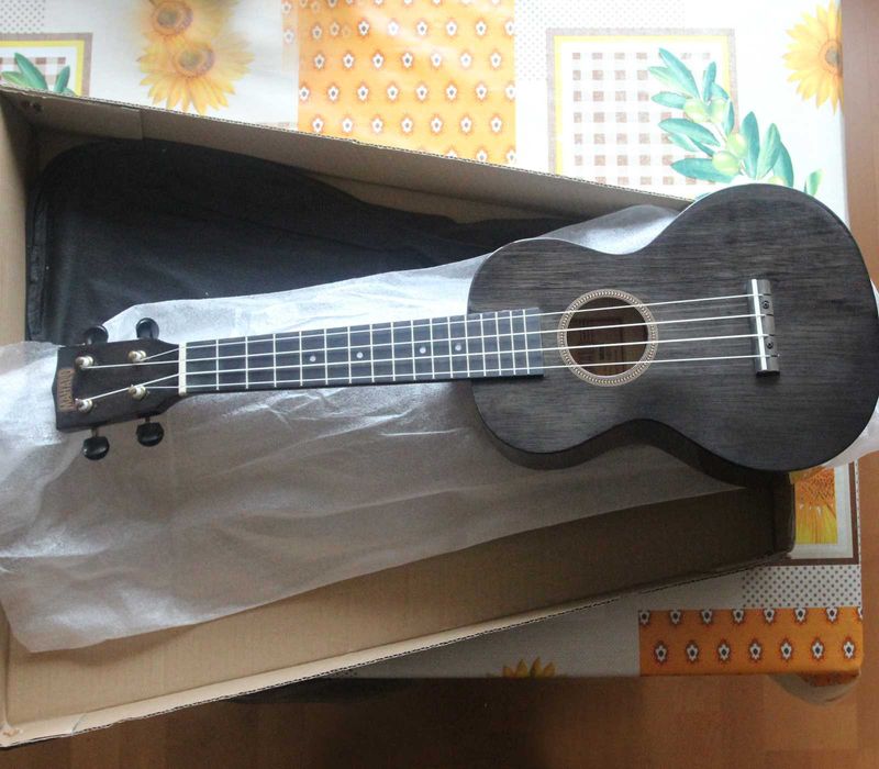 Mahalo  Concert Ukulele Hano