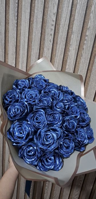 Розы из атласных лент