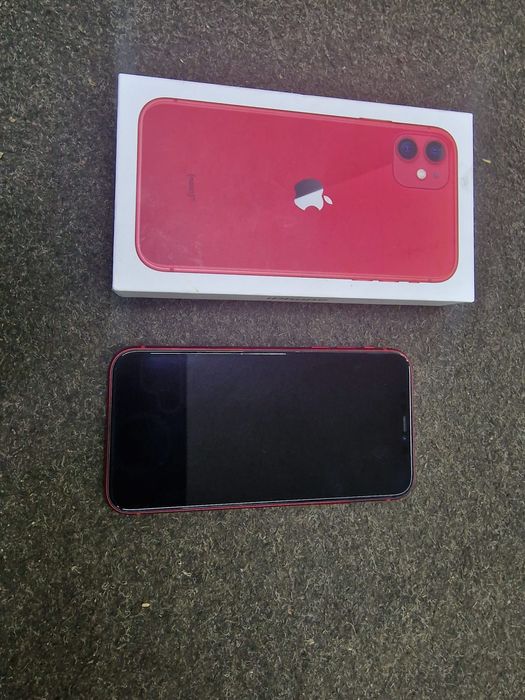Iphone 11 roșu...