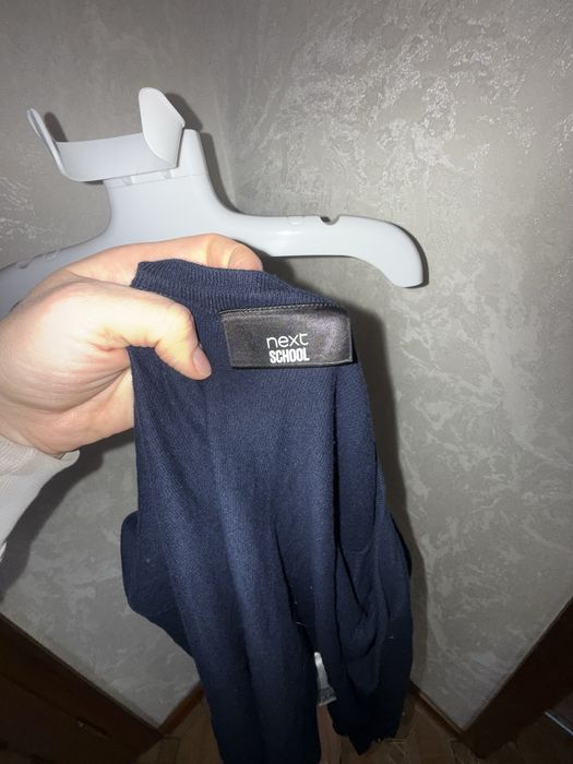 Продам школьную форму для девочки 2 - 3 класс.