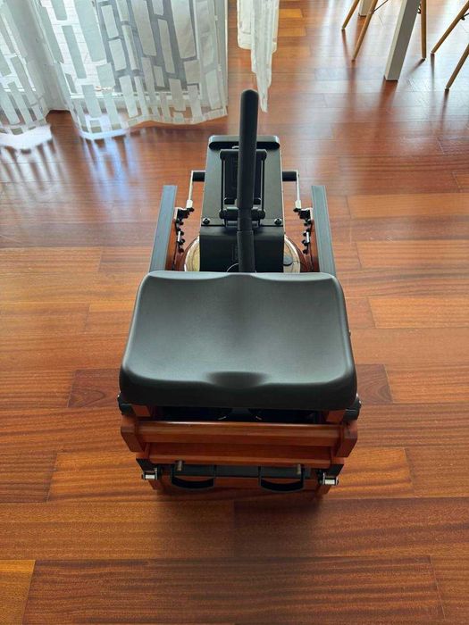 Aparat de vâslit (rowing machine) Kingsmith WM10 – pliabil, stare impecabilă