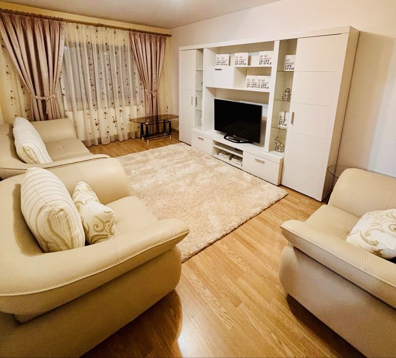 Inchiriez apartament cu 3 camere in Mioveni, zona Robea, etaj 1