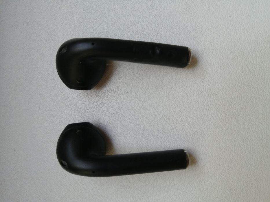 Продам один наушник