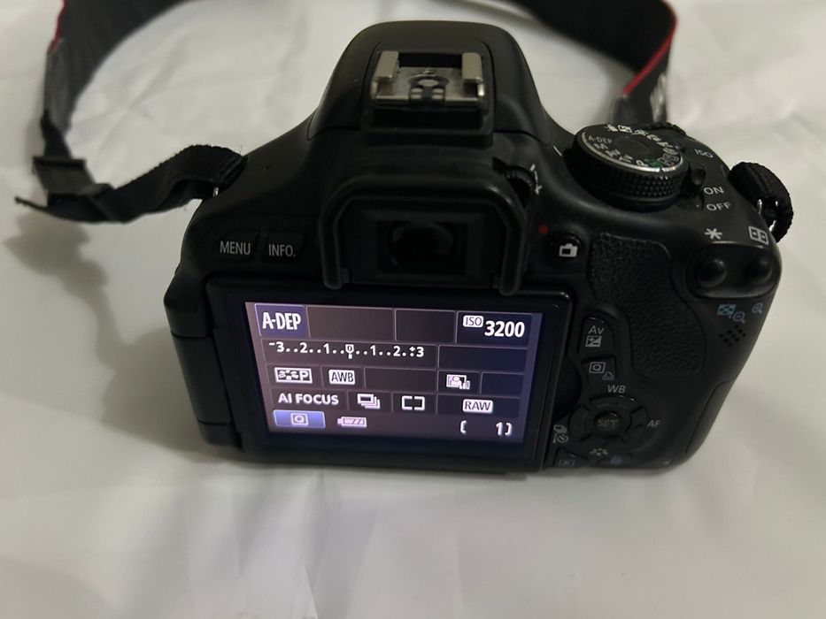 Продам Фотоаппарат Canon 600D