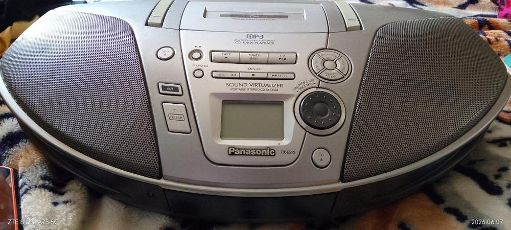 Vînd casetofon Panasonic