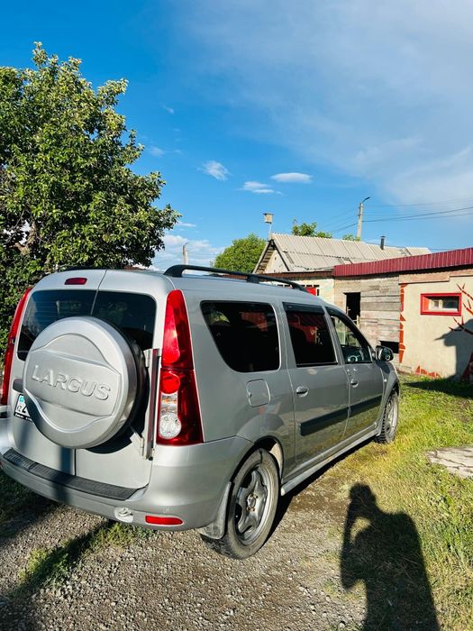 Сатылады Ларгус минивен