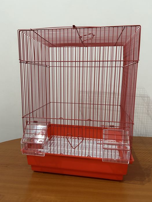 Vand colivie de papagali noua