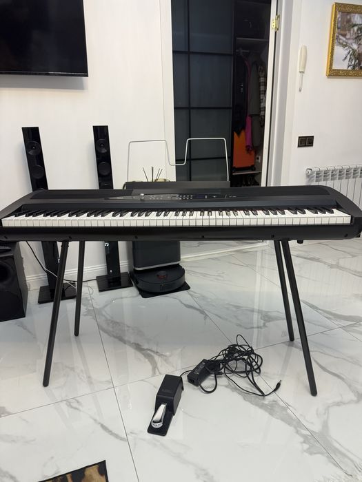 Продам цифровое пианино Korg SP-280