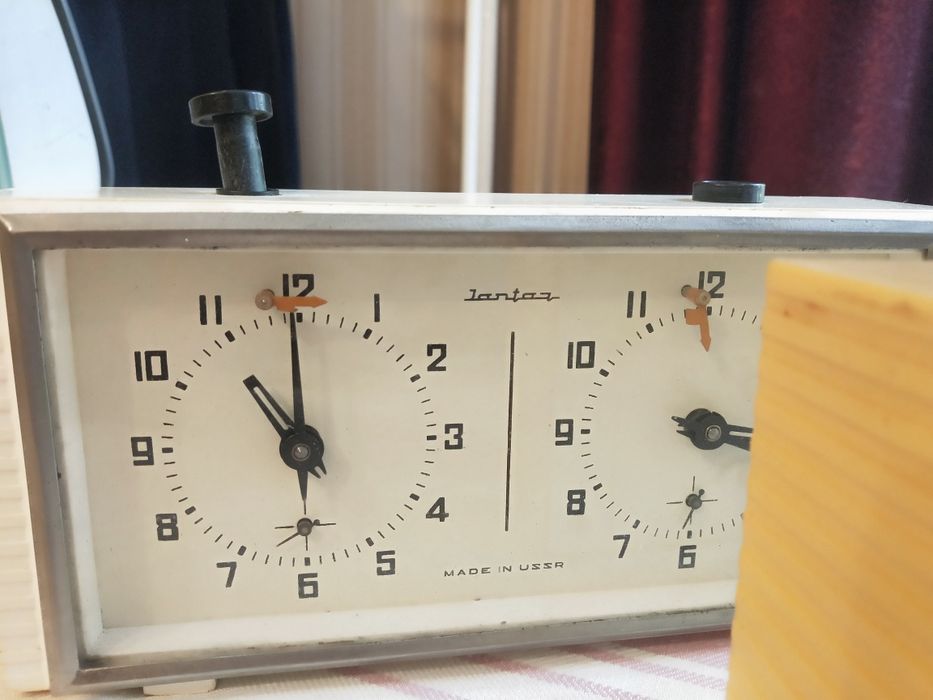 Шахматные часы в рабочем состоянии