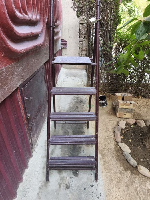 Продам  2 лестницы стремянка СССР