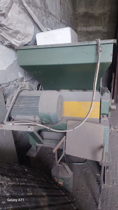 Плющелка зерна,семечка. Итд