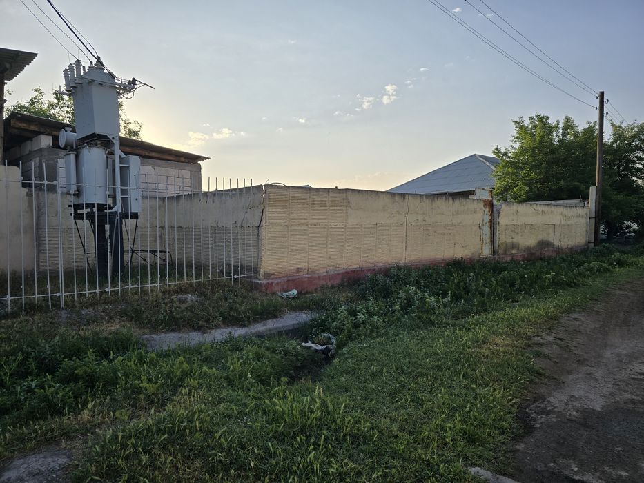 Uchastka sotiladi