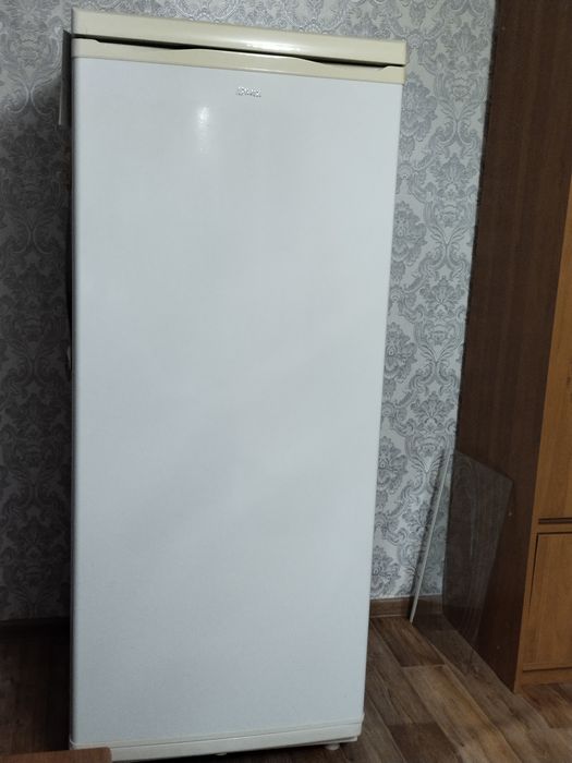 Продам б/у холодильник,можно на запчасти