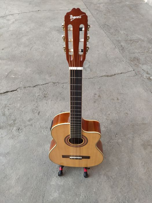 Gitara sotiladi neylon