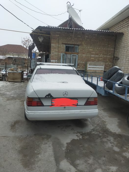 Автомобиль мерседес