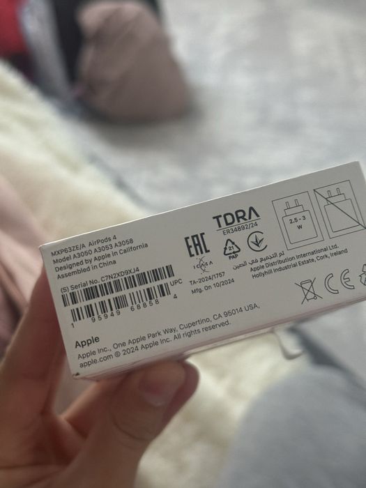 Продам бу эйр подс 4