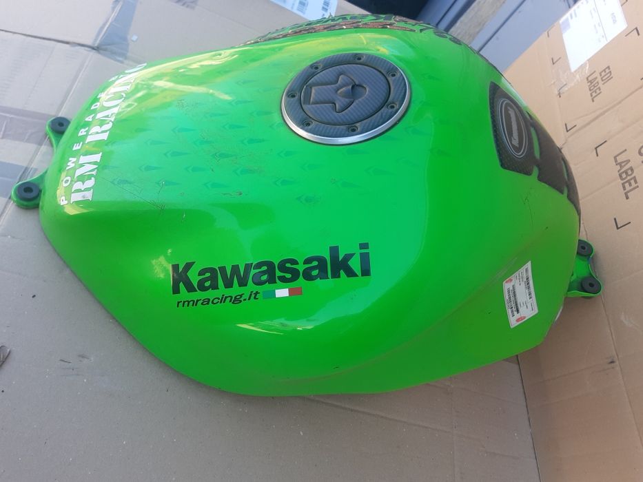 Резервоари за мотоциклети  Втора употреба(Honda,Yamaha,Kawasaki,Suzuki