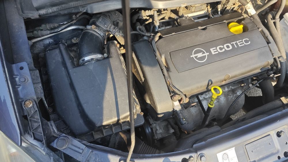 Opel zafira 1.8i/140kc.
