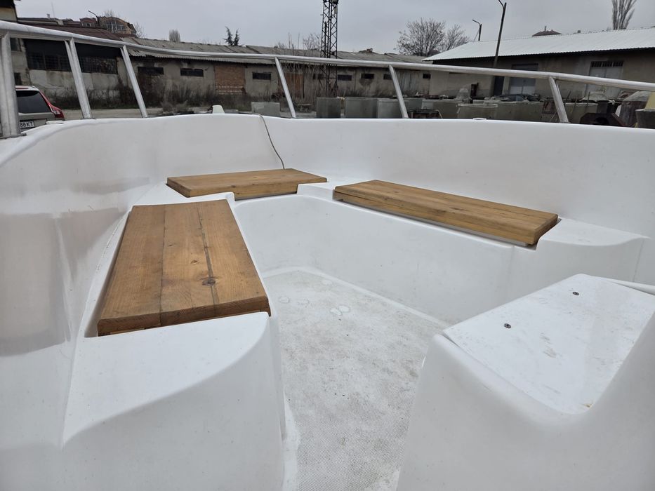 Лодка за риболов, тролинг,сом,воблер,регистрирана в Гърция