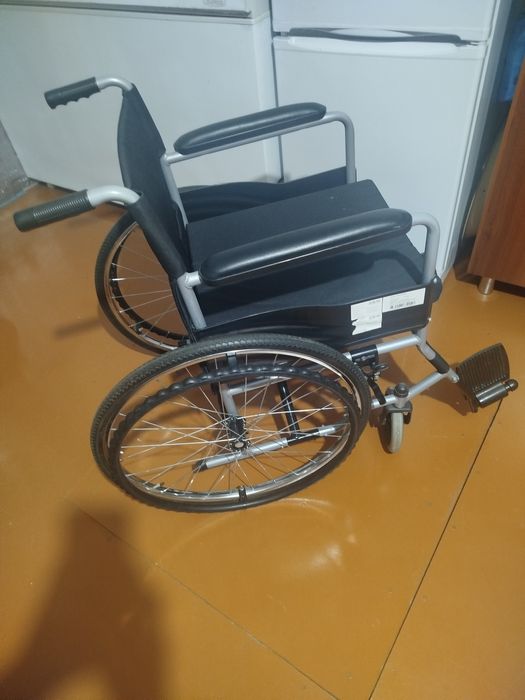 Продам инвалидную кресло