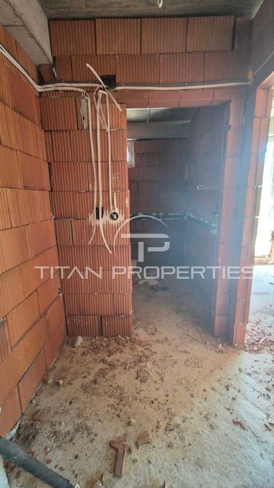 Продава се Тристаен апартамент в Пловдив, Остромила - 86 кв.м за 1391 €/кв.м - Снимка #4