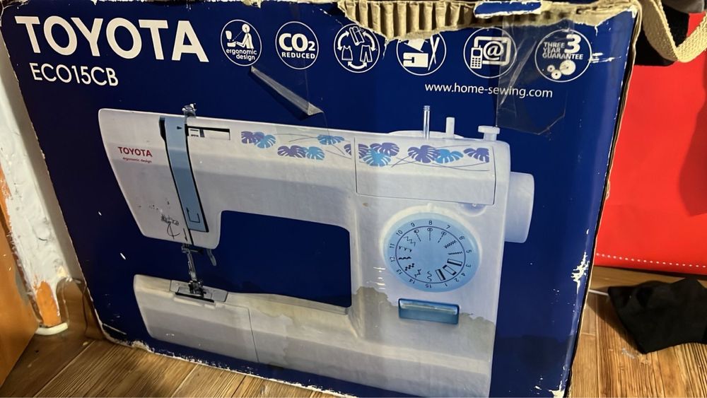 Продам швейную машинку