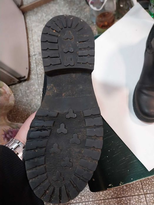 Продавам зимни кожени ботуши 38 номер